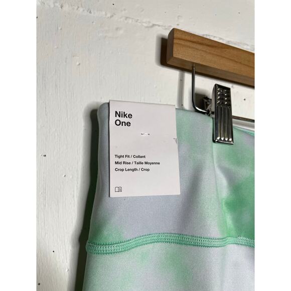 NEW Nike Dri-Fit Womens 2X Athletic Leggings Mid Rise Cropped - Picture 4 of 8